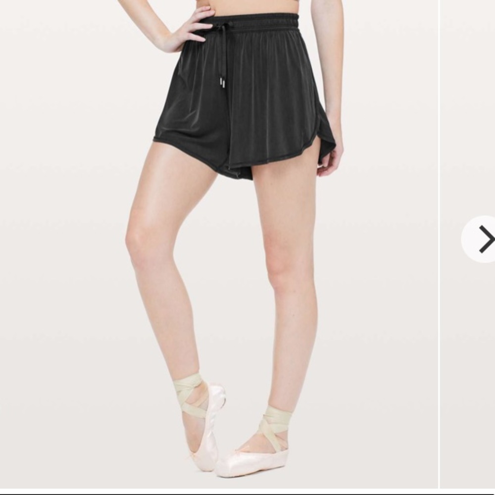 Lululemon principal dancer shorts